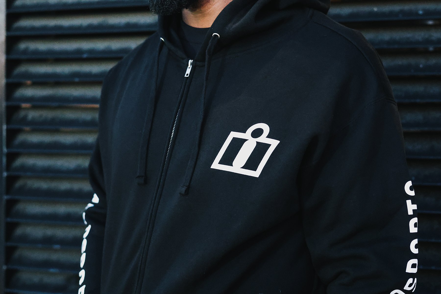 オフイン MADISON VEGAN MINI BLAZER DRESS in BLACK | ALICE + OLIVIA